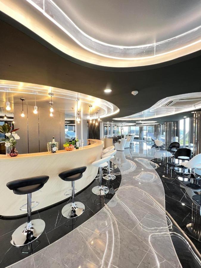 Oakwood Suites Tiwanon Bangkok Nonthaburi Esterno foto