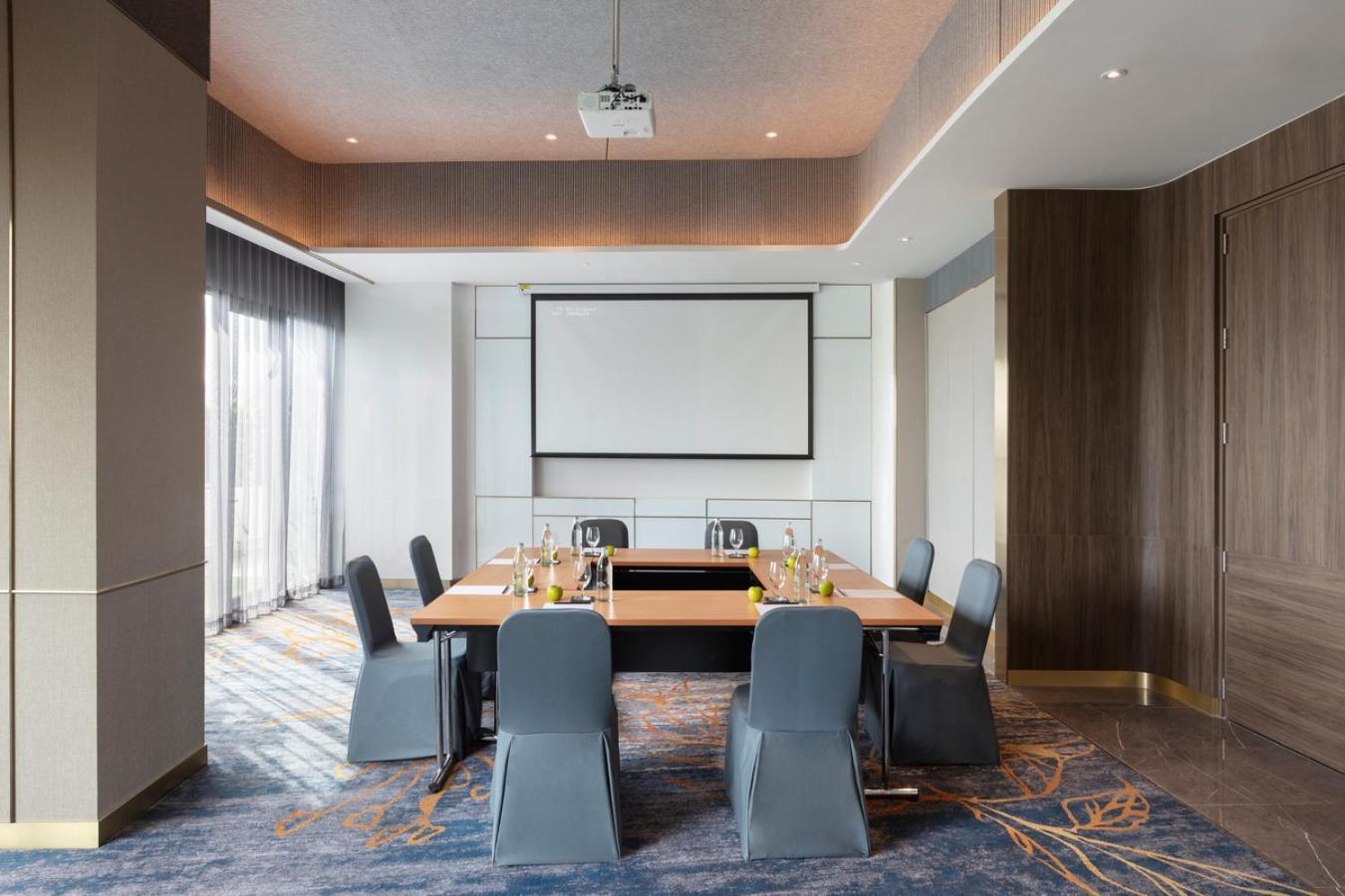 Oakwood Suites Tiwanon Bangkok Nonthaburi Esterno foto